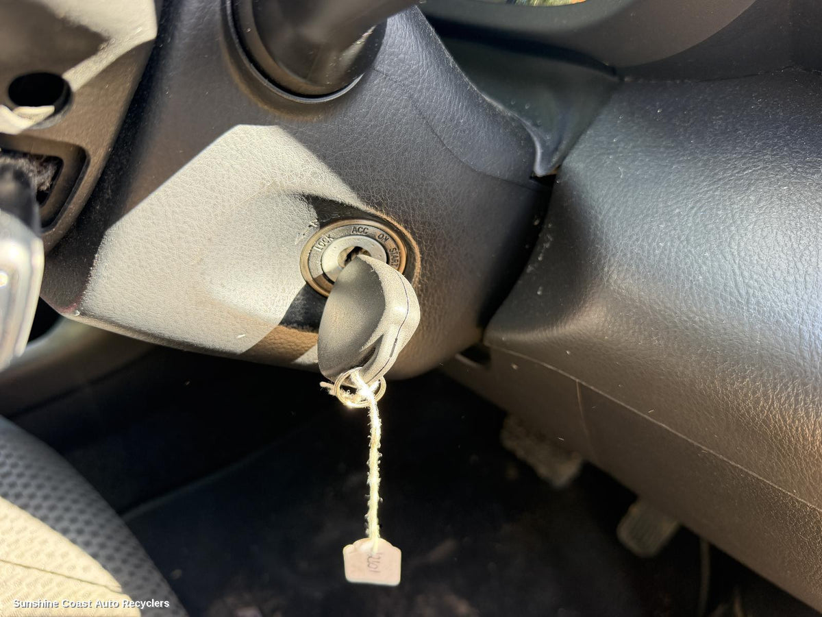 2005-2012 Toyota Rav4 Ignition W Key