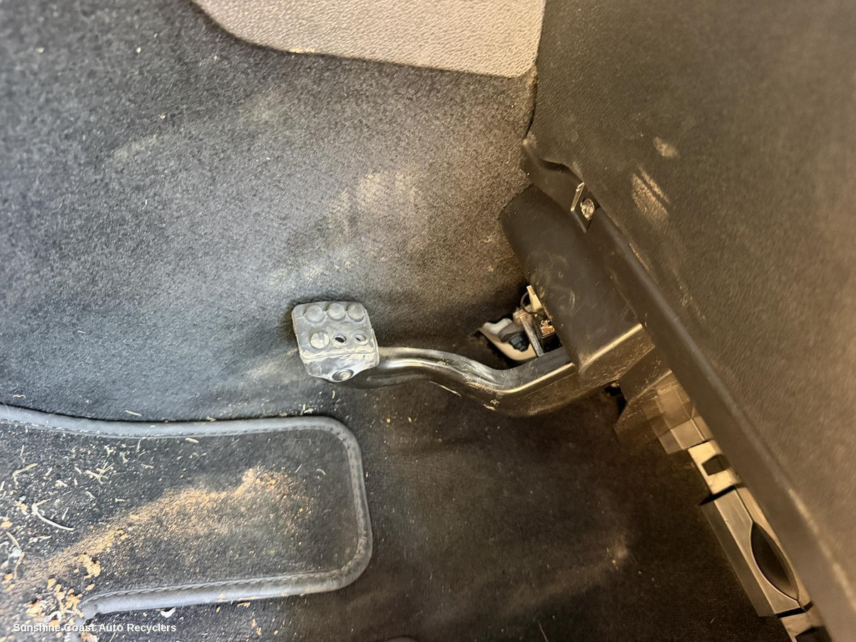 2006-2010 Mercedes R Class Pedal Assembly