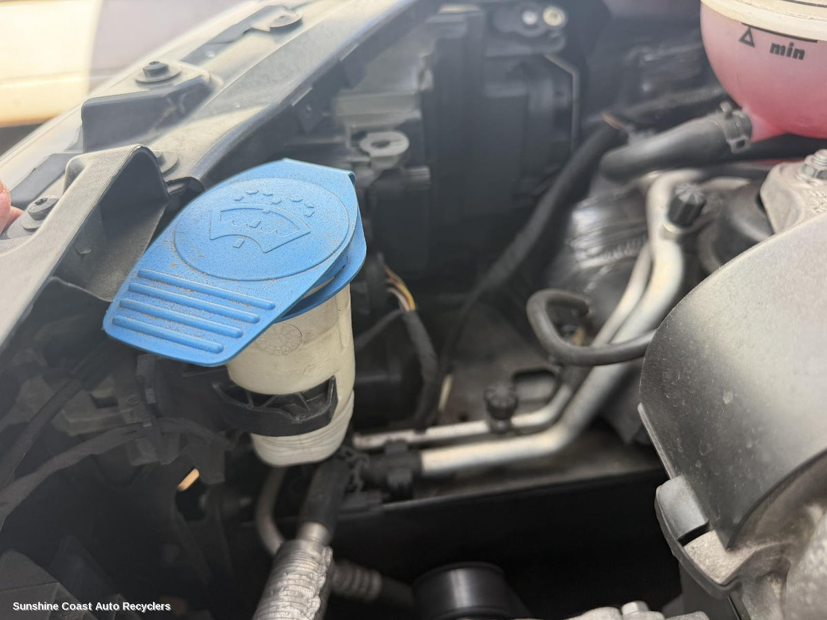 2010-2014 Volkswagen Polo Washer Bottle