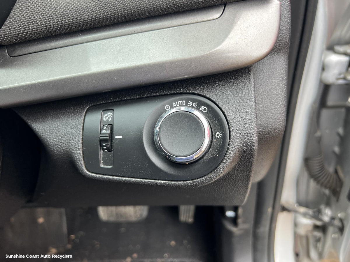 2013-2017 Holden Commodore Combination Switch