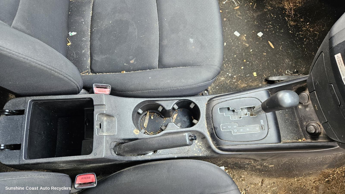 2007-2012 Hyundai I30 Console