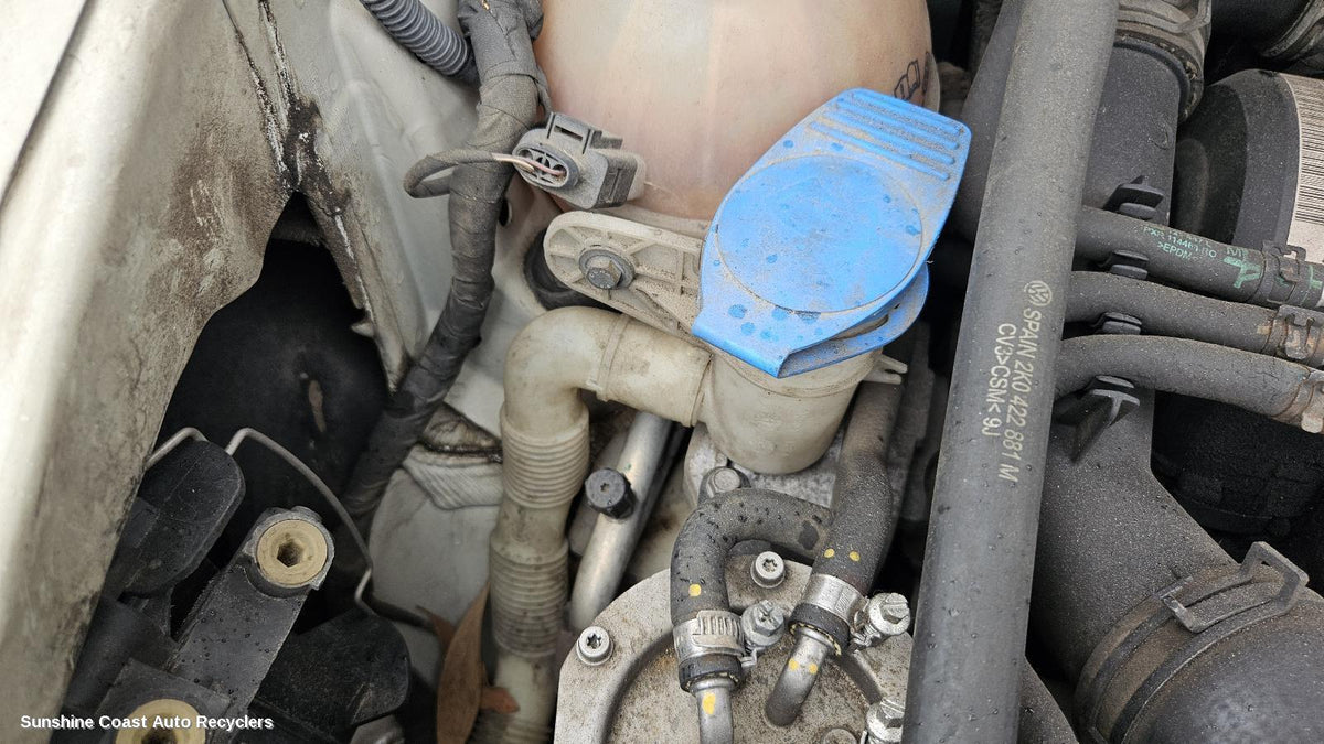 2004-2015 Volkswagen Caddy Washer Bottle
