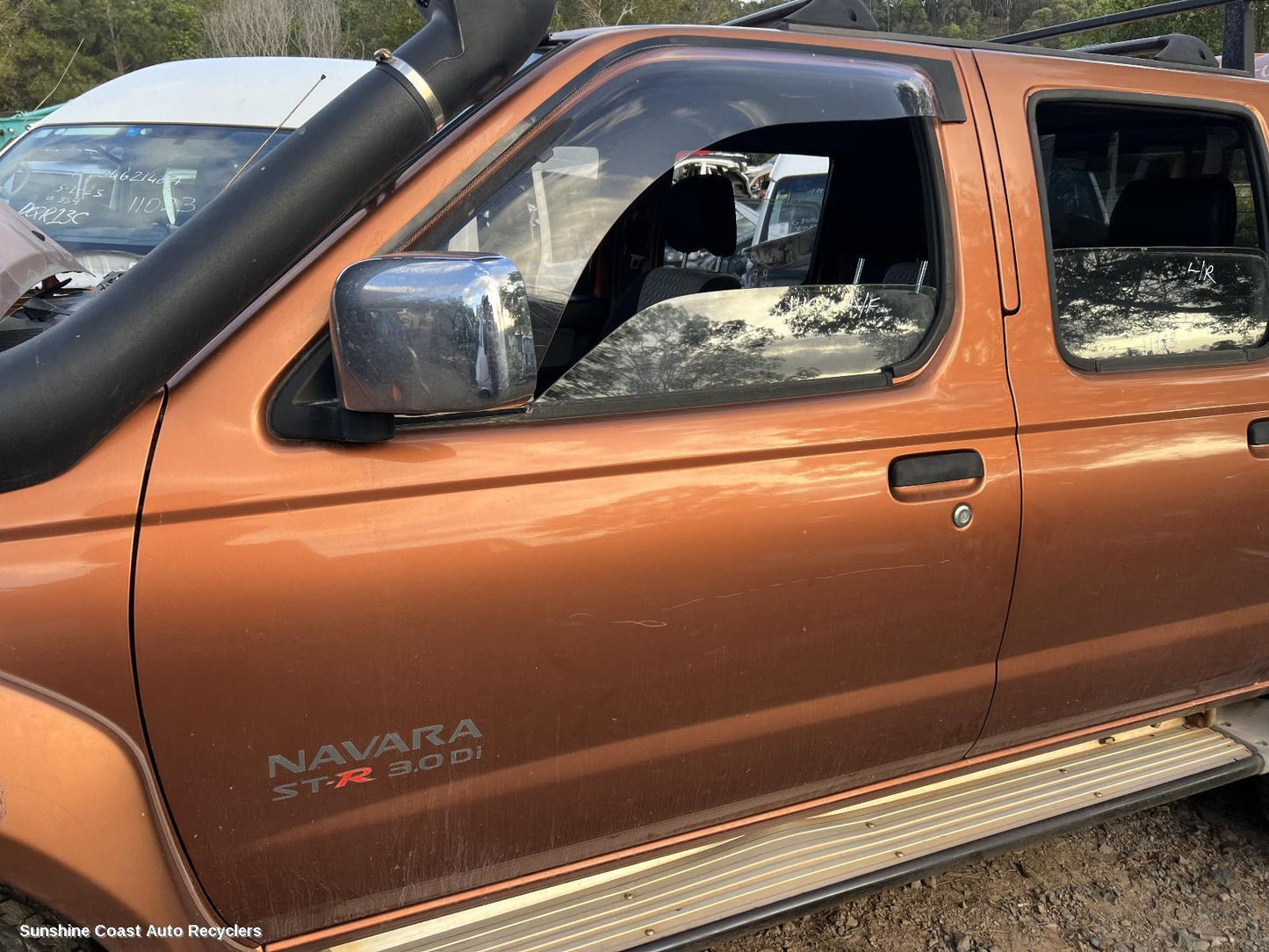 2005 Nissan Navara Left Front Door