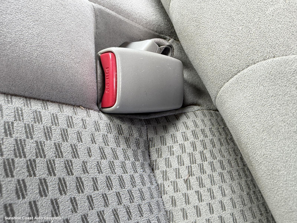 2002-2004 Nissan Patrol Seatbelt Stalk
