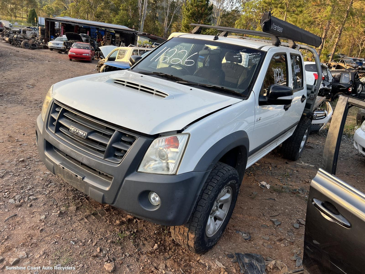 2008-2012 Isuzu Dmax Left Headlamp