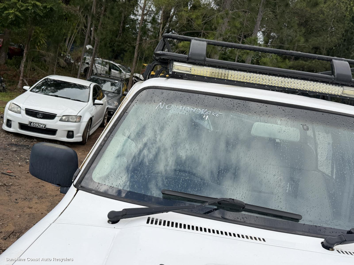 1997-2017 Nissan Patrol Wiper Arm