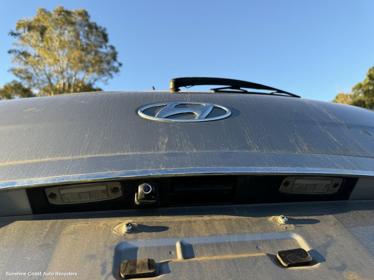 2007-2021 Hyundai Iload/imax Number Plate Lamp