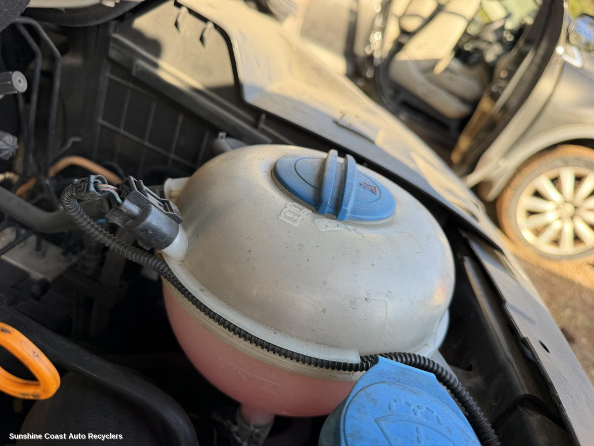2004-2015 Volkswagen Transporter Overflow Bottle