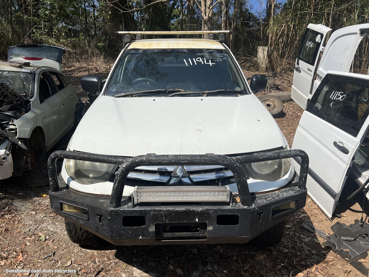 2006-2015 Mitsubishi Triton Pwr Dr Wind Switch