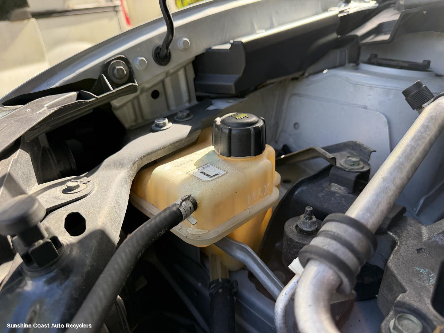 2007-2014 Nissan Dualis Overflow Bottle