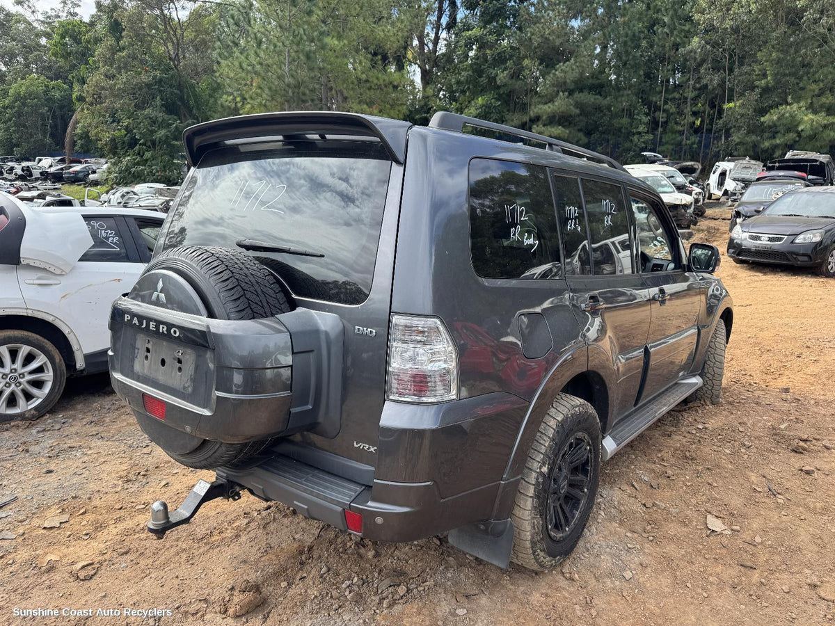 2008-2014 Mitsubishi Pajero Bootlid Tailgate