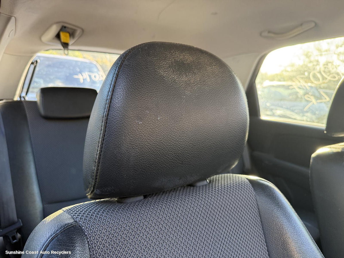 2005-2010 Kia Sportage Headrest