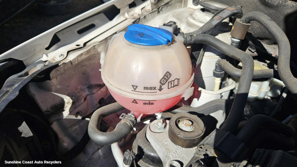2010-2015 Skoda Fabia Overflow Bottle