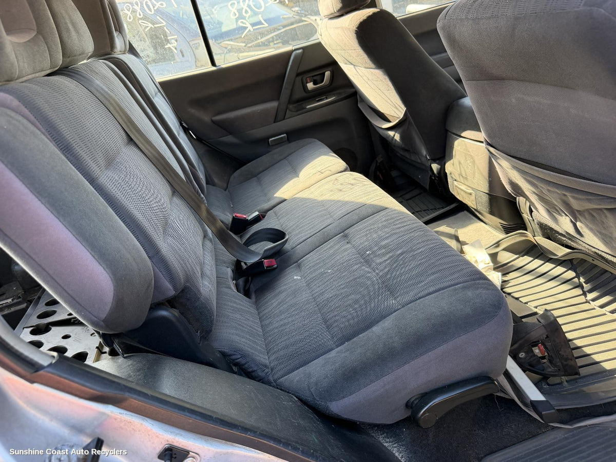 2002-2006 Mitsubishi Pajero 2nd Seat Rear Seat