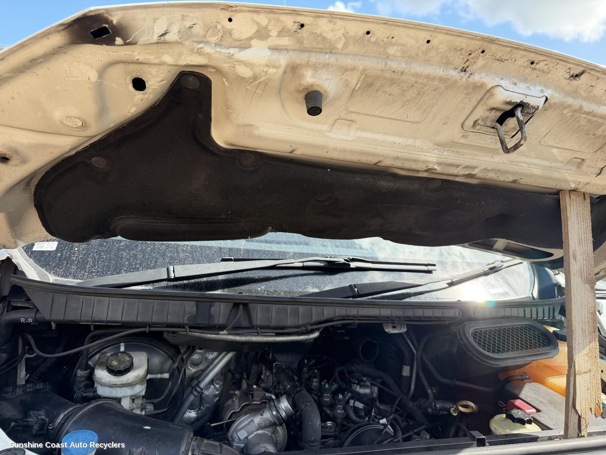 2020-2026 Ldv Deliver 9 Bonnet