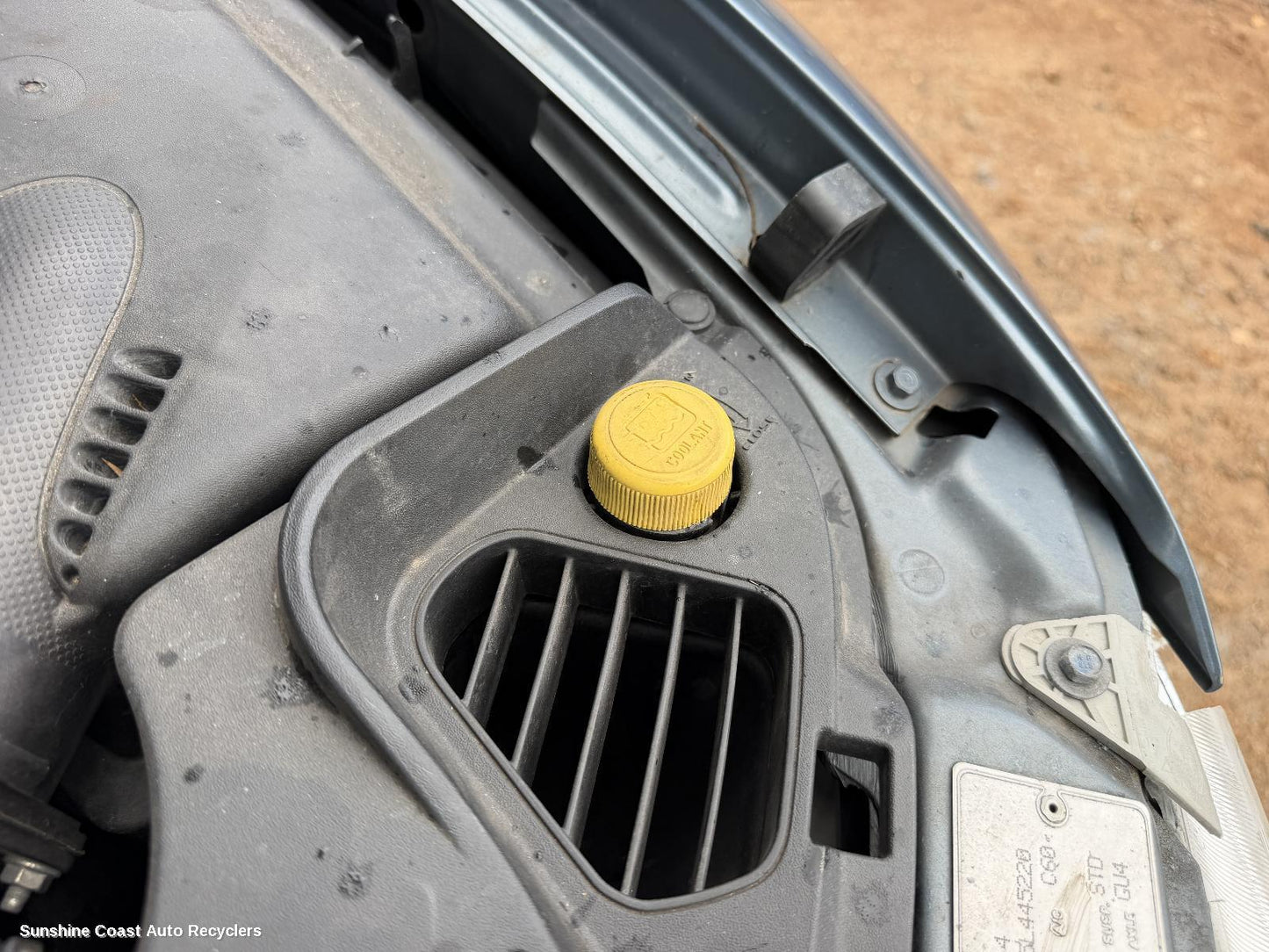 2004-2007 Holden Commodore Overflow Bottle