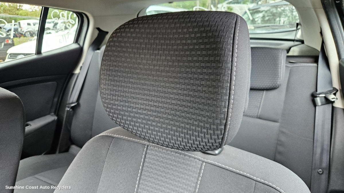 2010-2016 Renault Megane Headrest