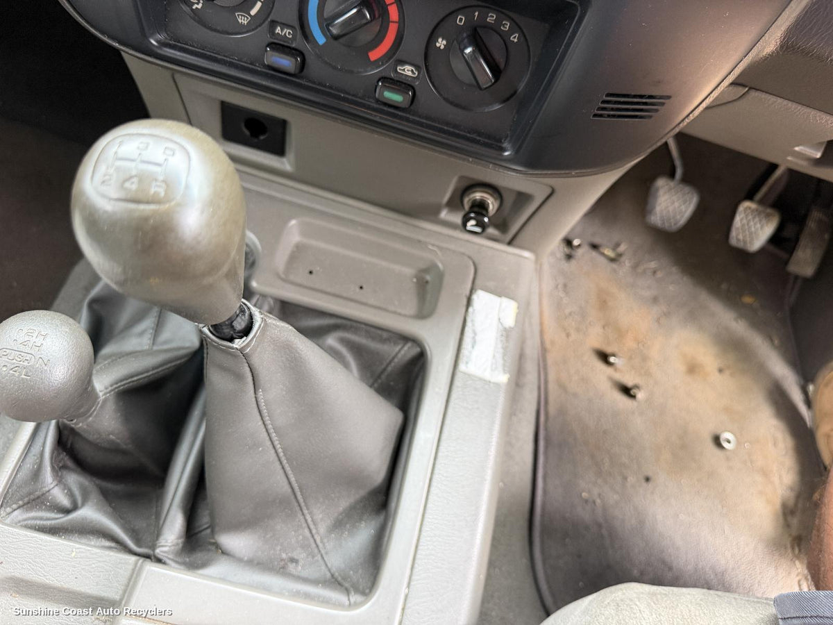 1997-2000 Nissan Patrol Gear Stick Shifter