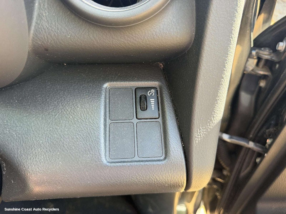 2005-2012 Toyota Rav4 Misc Switch Relay
