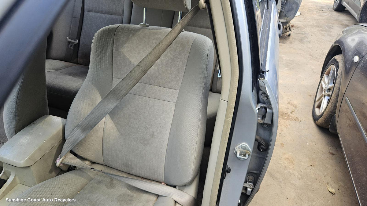 2001-2007 Toyota Corolla Seatbelt Stalk