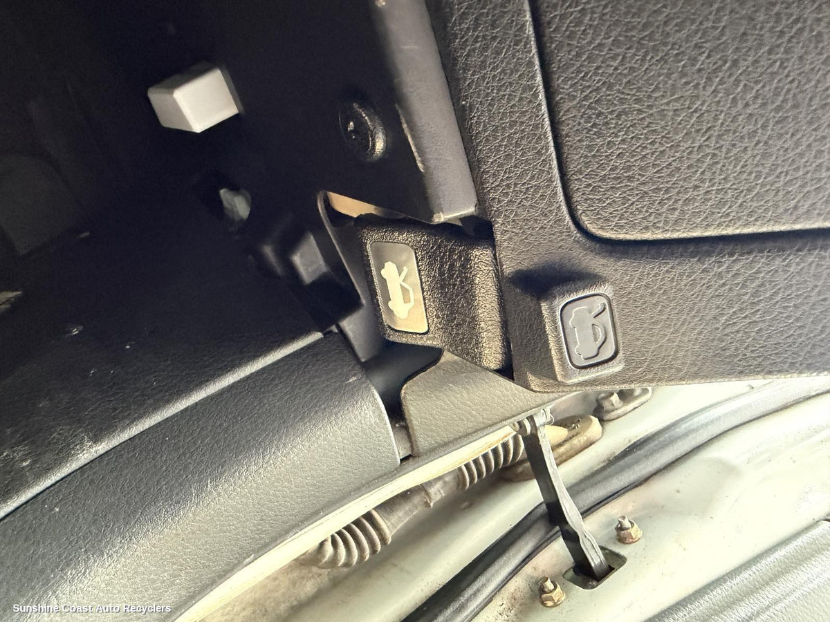 2003-2009 Subaru Outback Bonnet Release