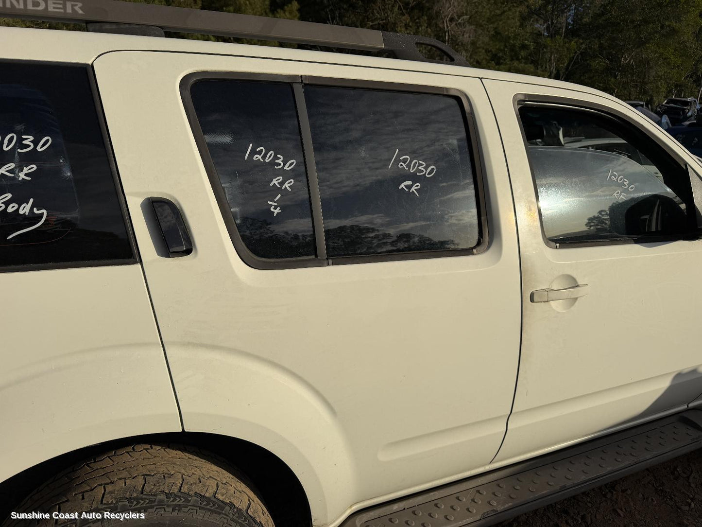 2005-2013 Nissan Pathfinder Right Rear Door Sliding