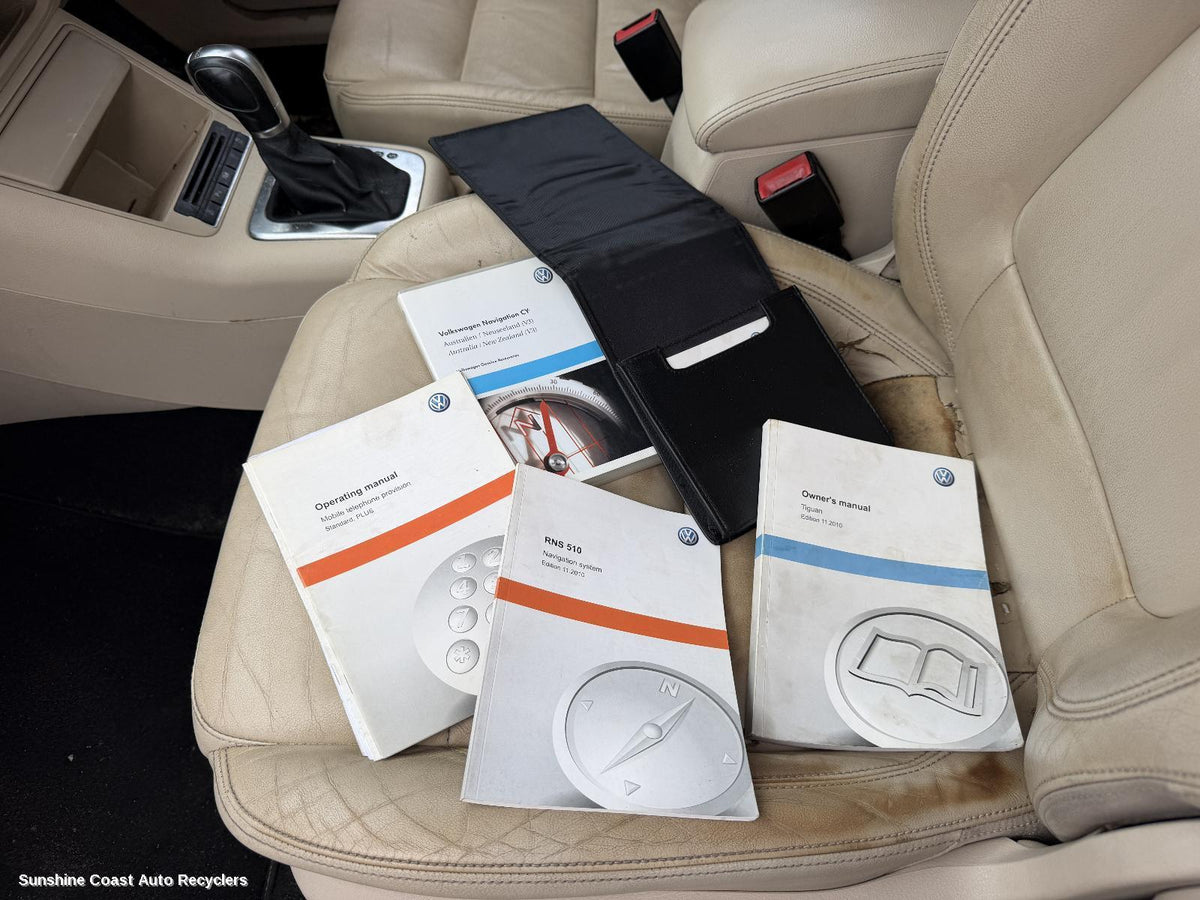 2008-2011 Volkswagen Tiguan Owners Handbook
