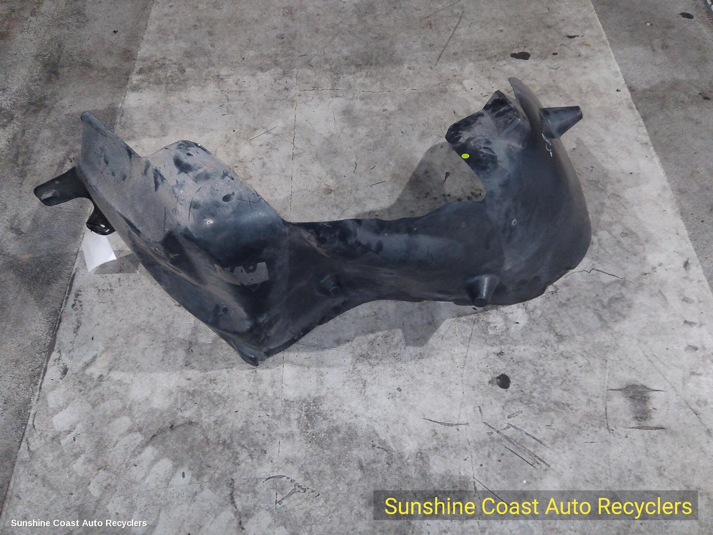2013 Volkswagen Amarok Left Guard Liner