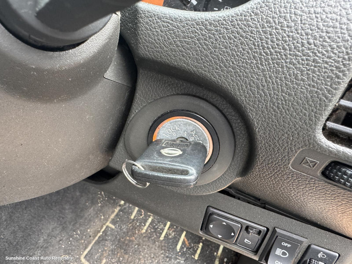 2005-2015 Nissan Navara Ignition W Key