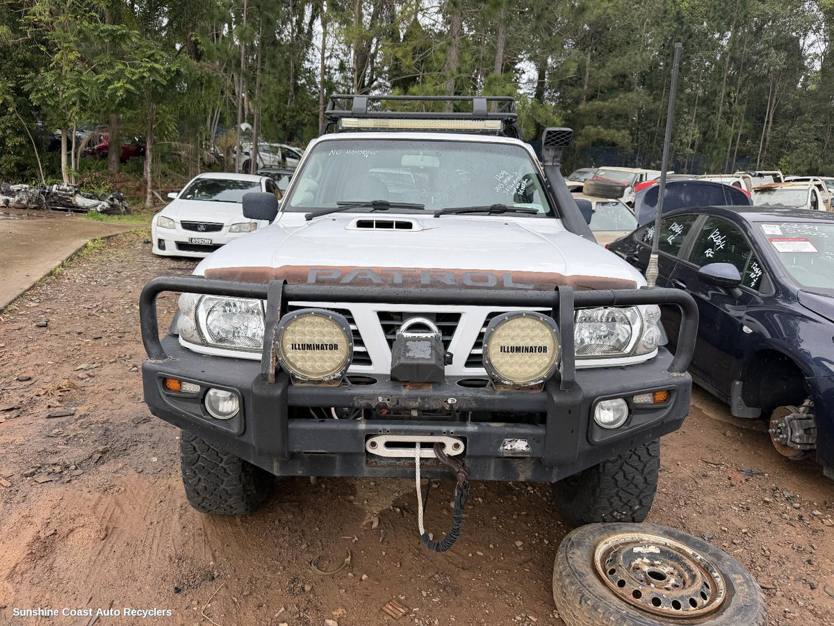 2001-2004 Nissan Patrol Grille