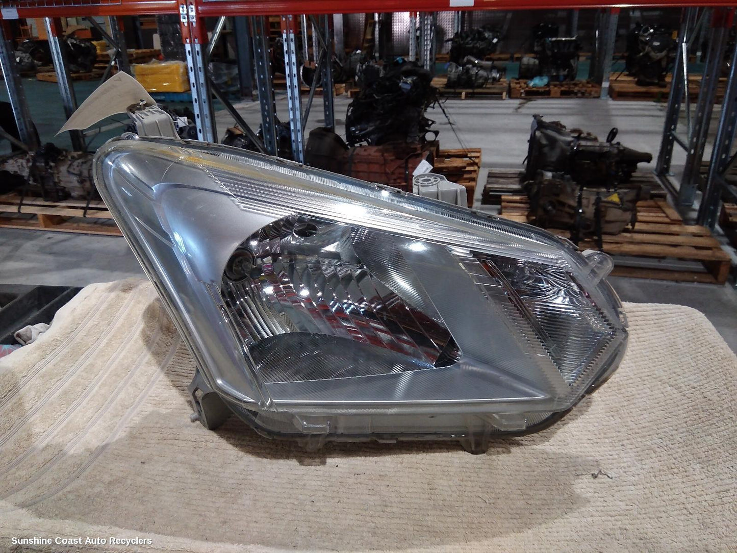 2018 Isuzu Dmax Right Headlamp