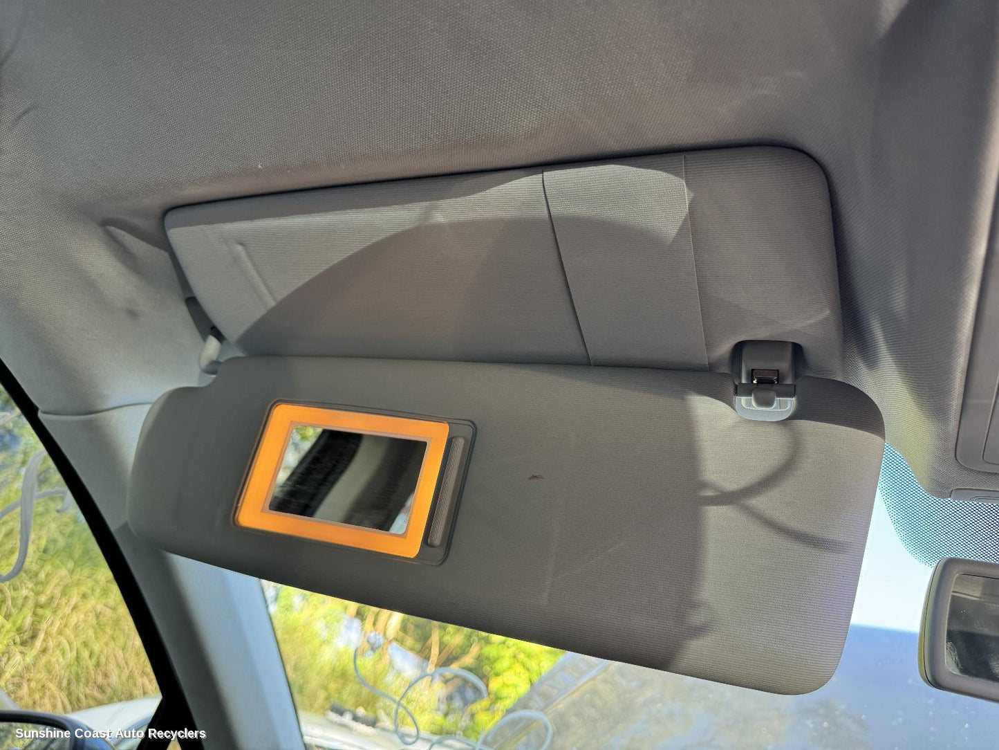 2010-2018 Volkswagen Touareg Sunvisor