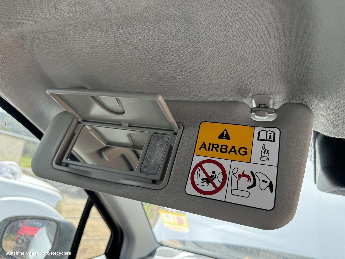 2023 Suzuki S-cross Sunvisor
