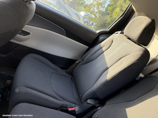 2020-2025 Kia Carnival/grand Carnival 2nd Seat  Rear Seat