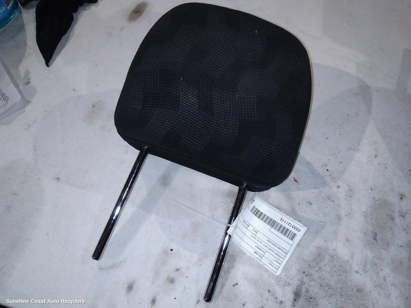 2013 Nissan Pulsar Headrest