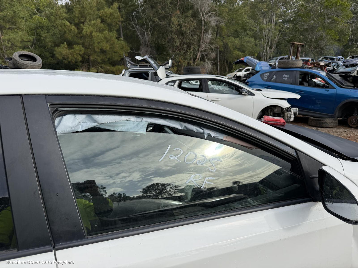 2012-2018 Toyota Corolla Right Front Door Window