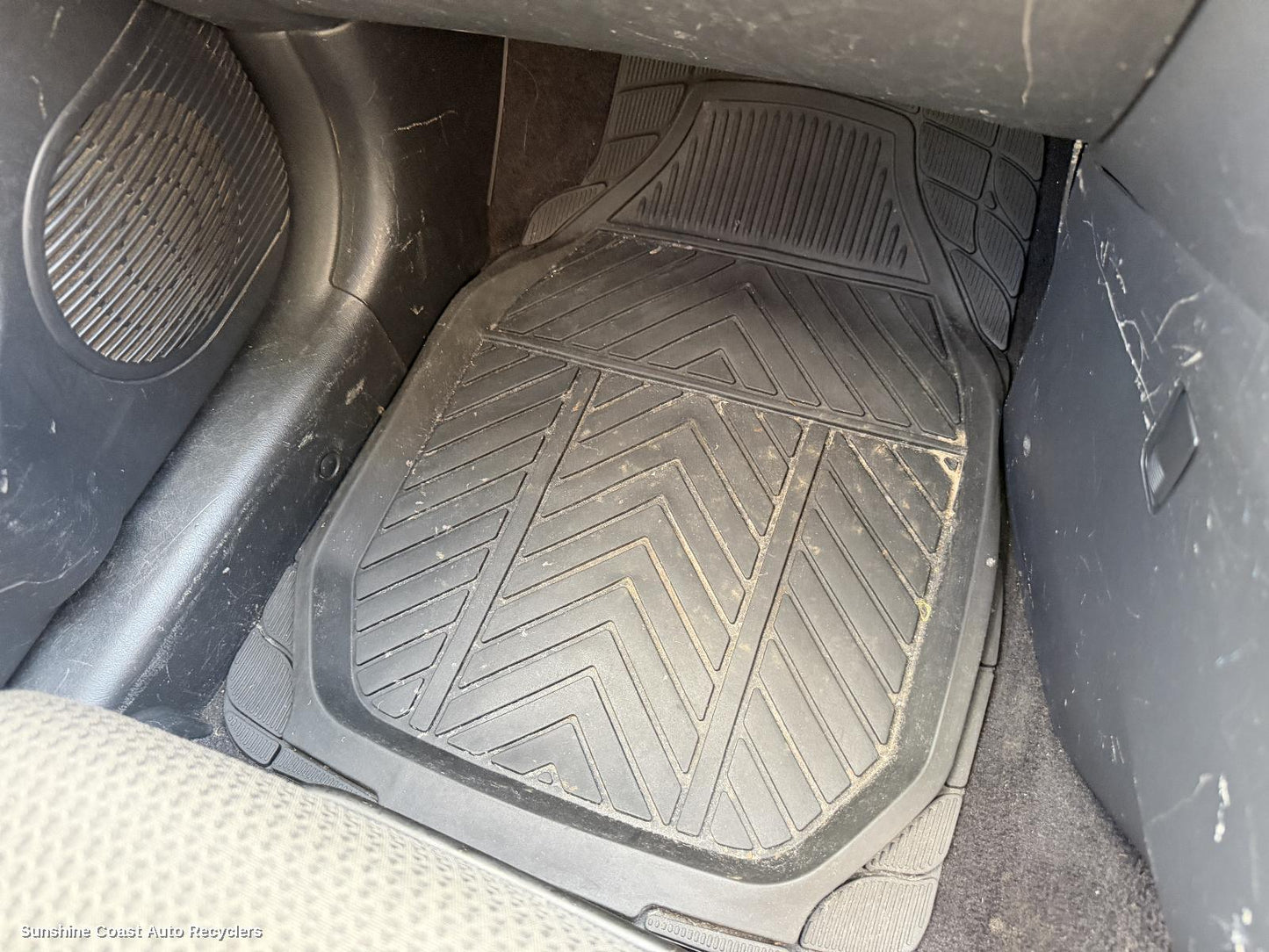 2004-2010 Hyundai Tucson Floor Mats