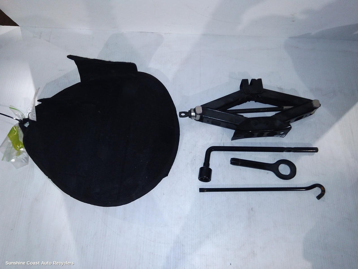 2011-2019 Hyundai Accent Jack Tool Kit