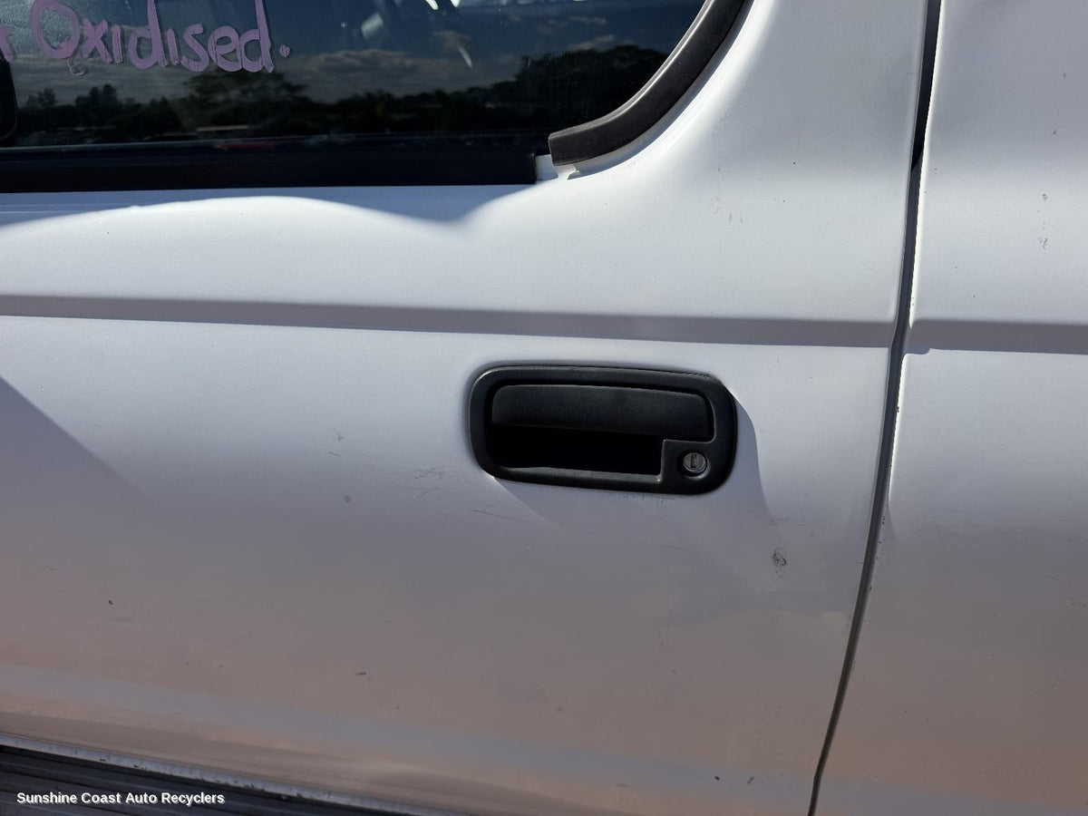 1997-2015 Nissan Navara Door Handle