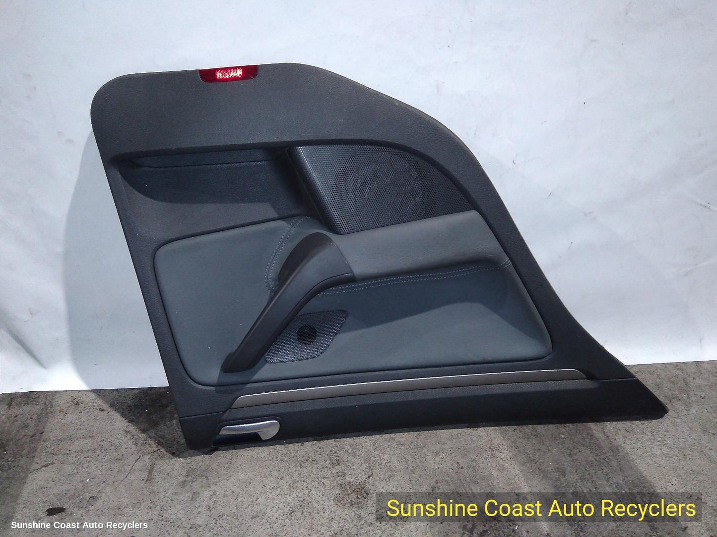 2009 Volkswagen Golf Door Trim