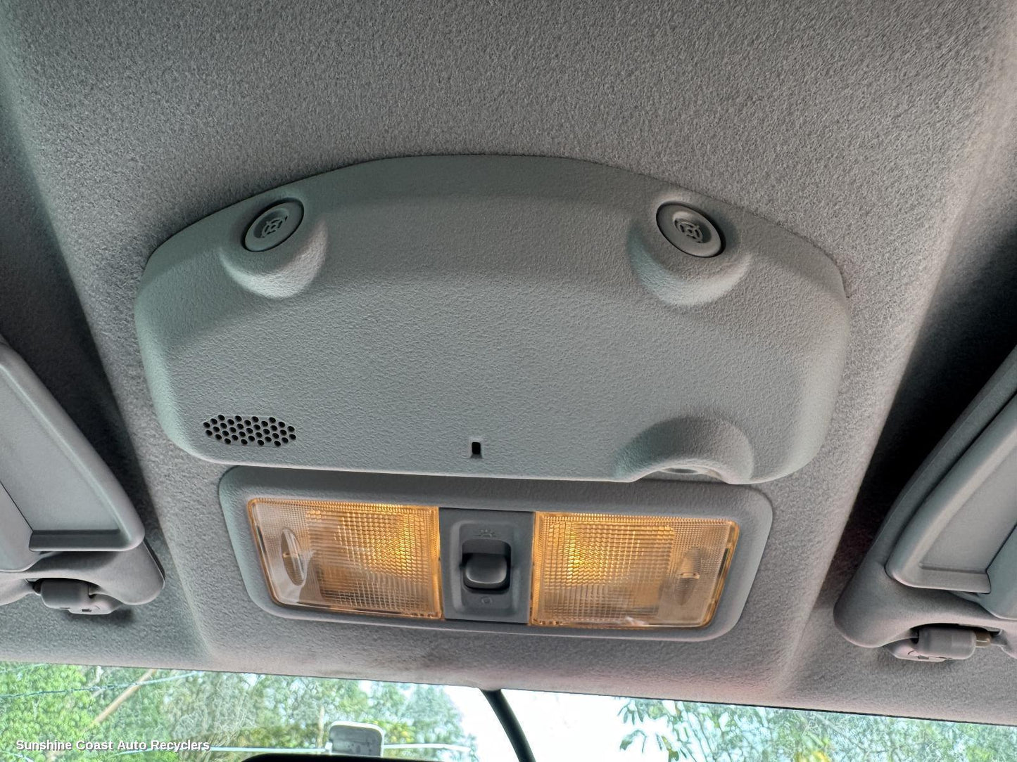 2009 Mitsubishi Pajero Courtesy Light