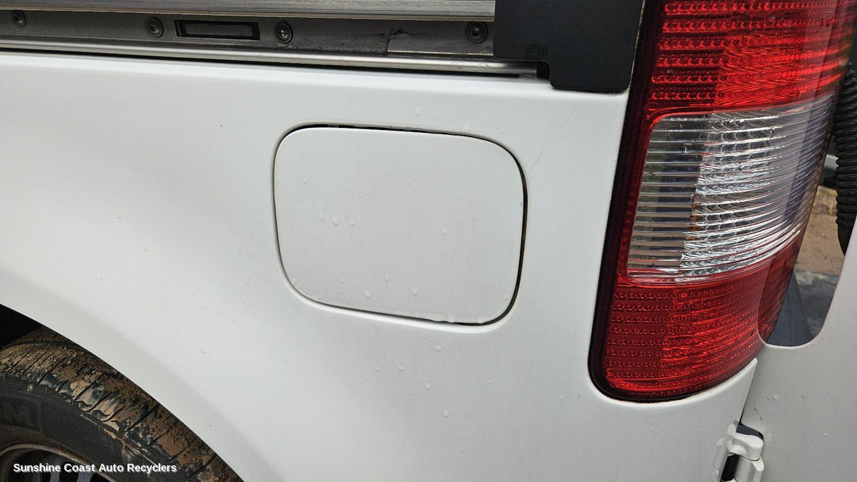 2005-2010 Volkswagen Caddy Fuel Door   Filler