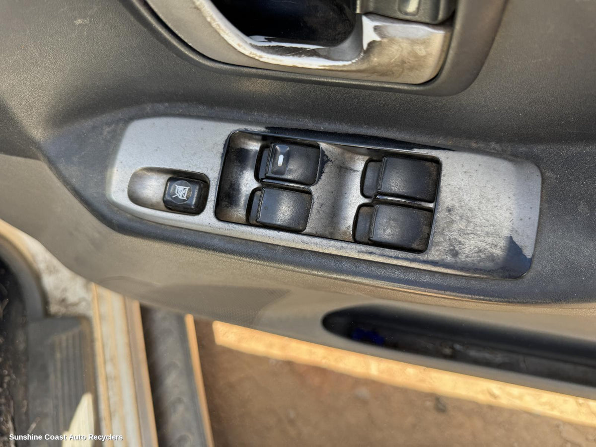 2000-2006 Mitsubishi Pajero Pwr Dr Wind Switch
