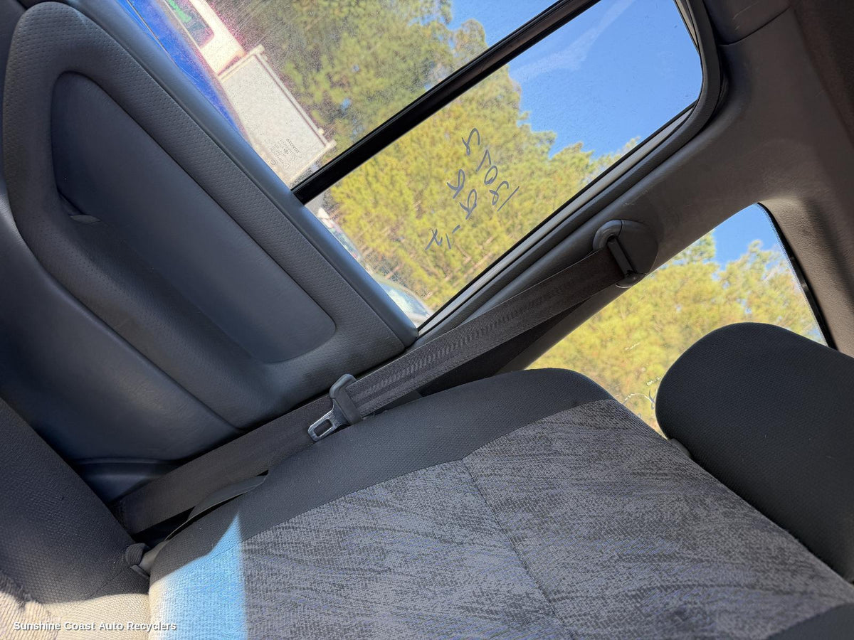 1998-2007 Toyota Landcruiser Seatbelt Stalk
