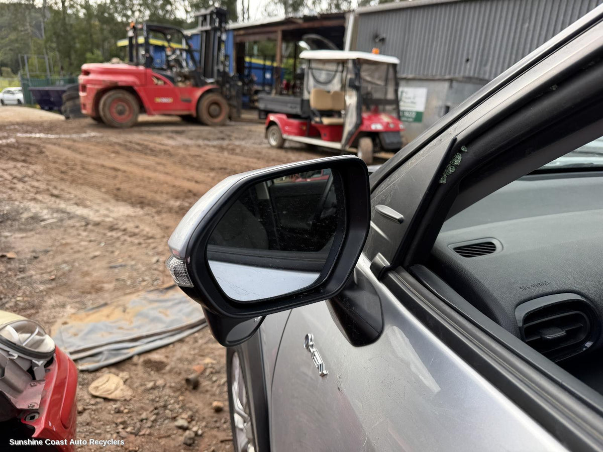 2020-2026 Toyota Yaris Cross Left Door Mirror