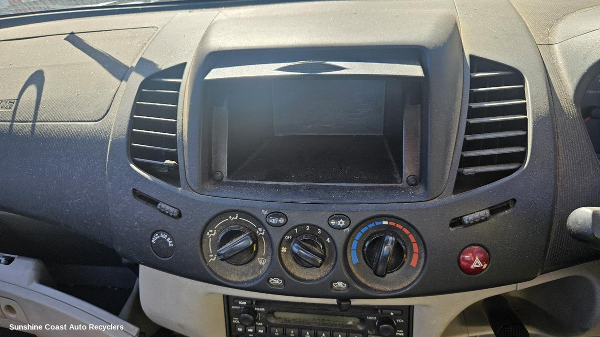 2009-2015 Mitsubishi Triton Misc