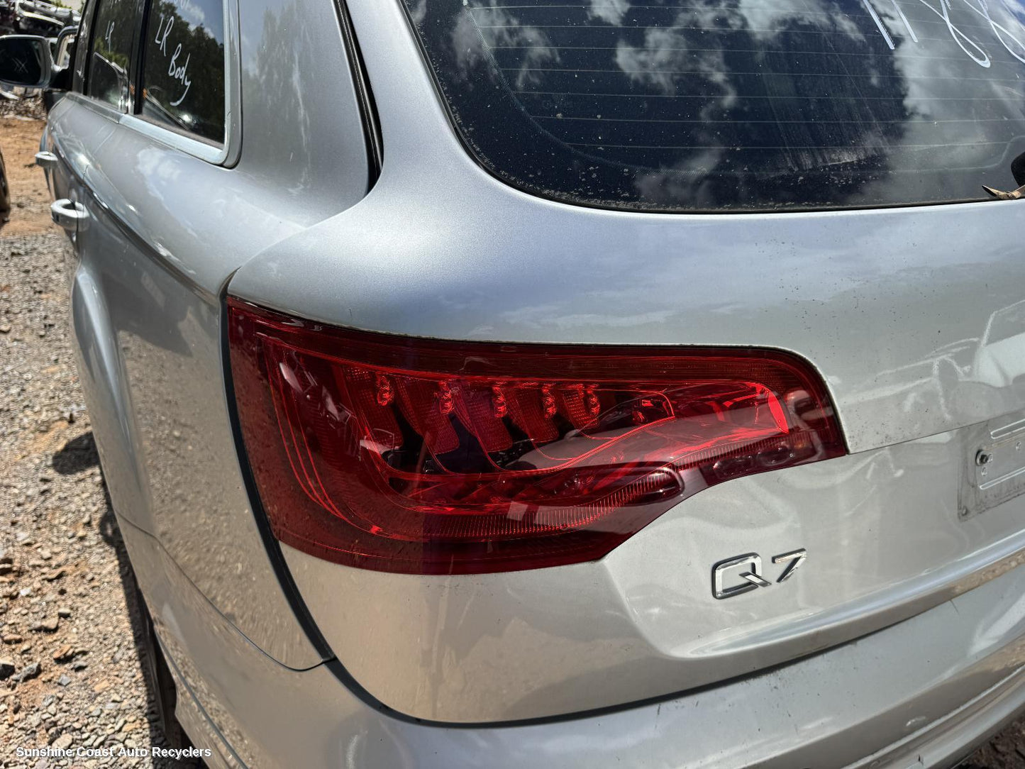 2010 Audi Q7 Left Taillight