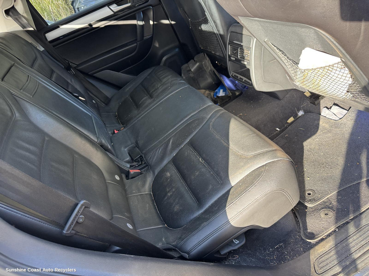 2010-2018 Volkswagen Touareg 2nd Seat  Rear Seat