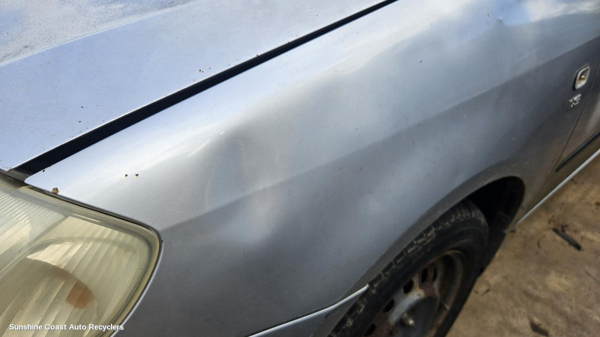 2003-2004 Toyota Corolla Left Guard