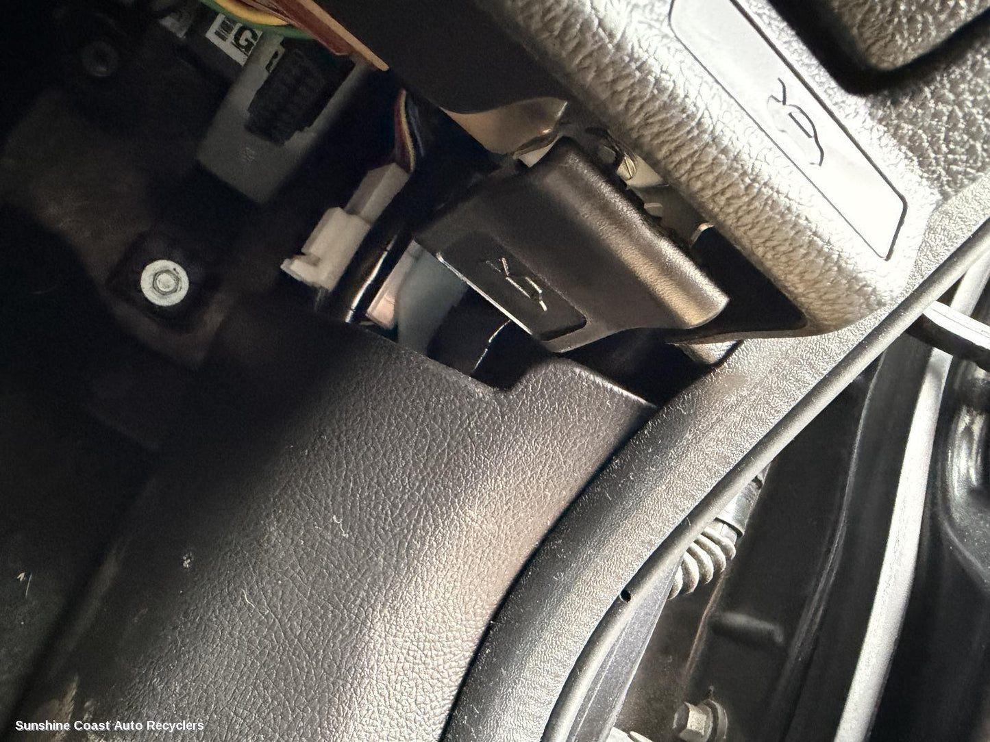 2011-2016 Subaru Impreza Bonnet Release